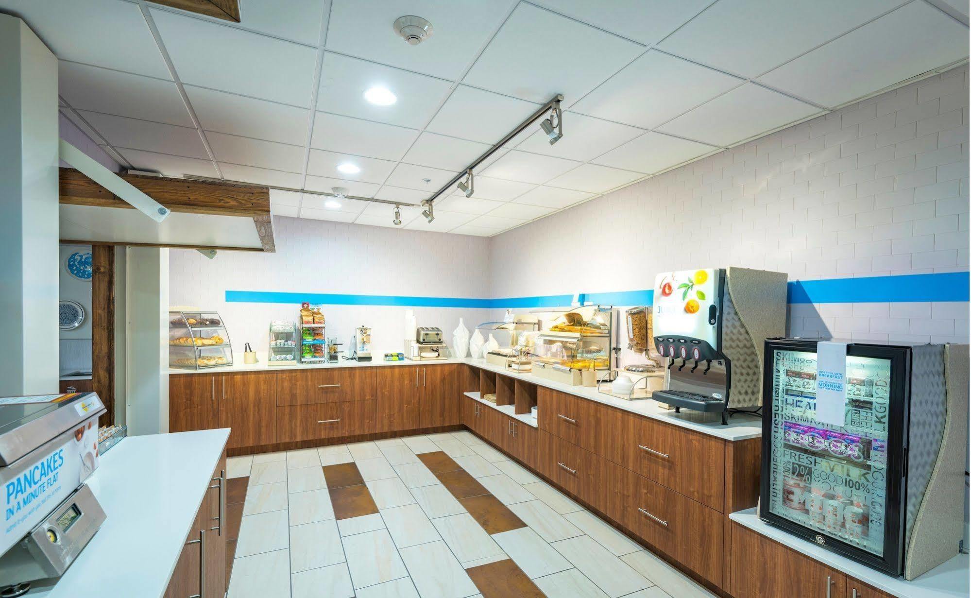 Holiday Inn Express Peoria North - Glendale By Ihg Zewnętrze zdjęcie