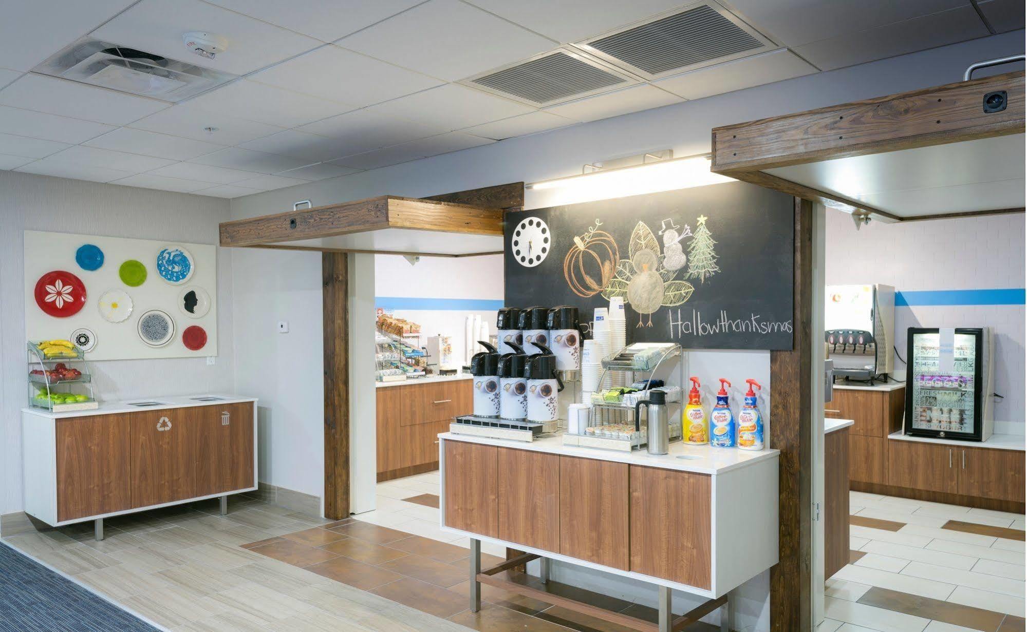 Holiday Inn Express Peoria North - Glendale By Ihg Zewnętrze zdjęcie